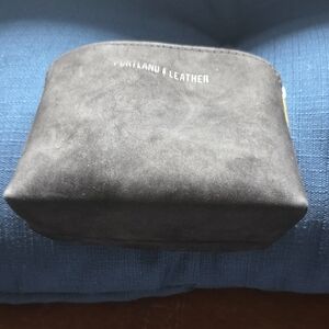 Portland Leather Classic Luna Pouch Flat Black